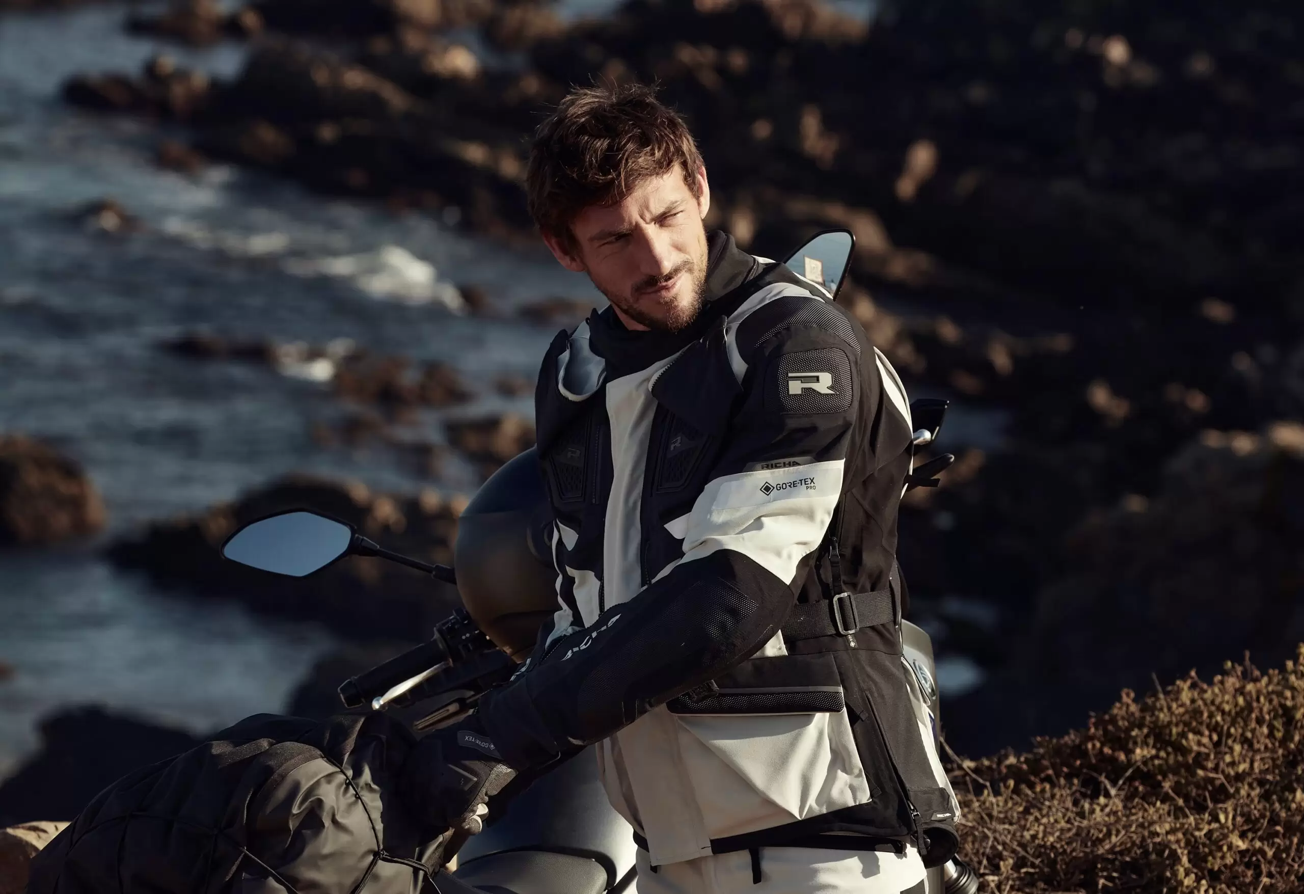 MKC Moto Winkel -MKC Moto Winkel gore tex motorkleding scaled.jpg